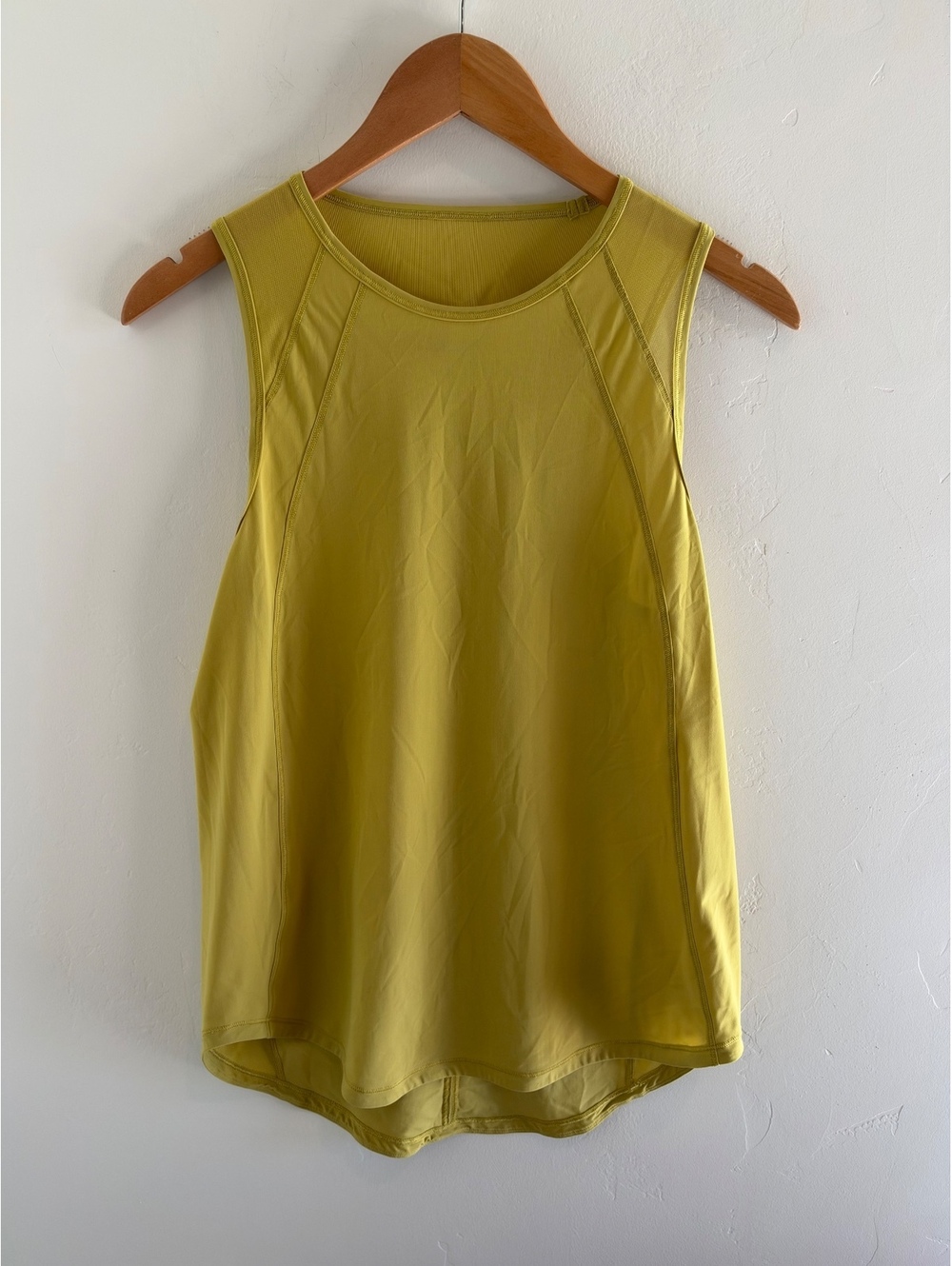 Lululemon Women’s Lightweight Racerback Tank Chartreuse Green Fits Size 10